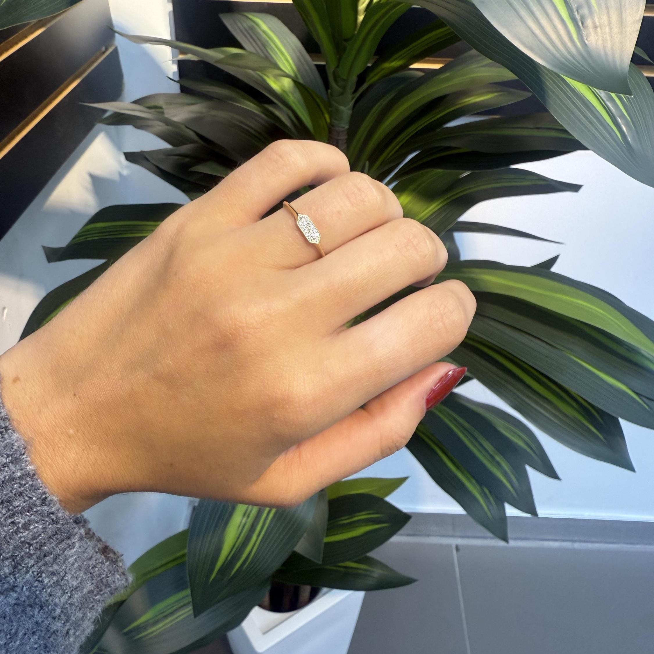 Geometric Dainty Ring